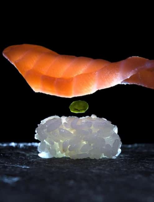 Milan: Sushi Tasting Experience with Wine - Hot Dishes Add Warmth and Contrast