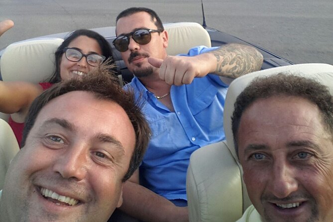 Minivan suitable for transporting disabled people with a wheelchair - Major Attractions with Drop-Off at Iconic Landmarks