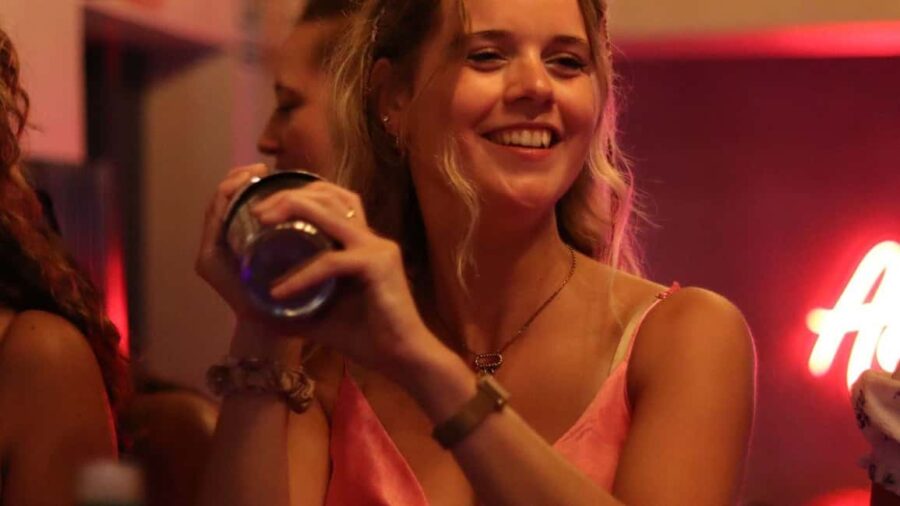 Mixology Experience in Madrid: Learn, Shake, and Sip - Step Inside a Trendy Madrid Bar with a Vibrant Atmosphere