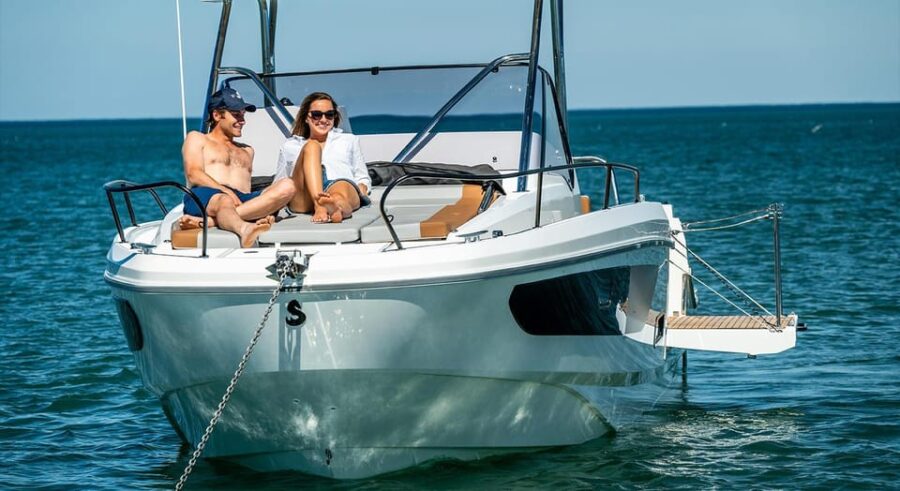 Mojacar Vera: Beaches and secret corners of Mojacar coast - Scenic Cruising Past Mojacars White Walls and Mountain Views