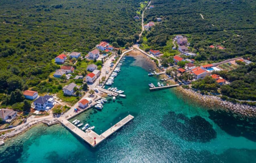 Molat Island Dolphin Watching Boat Tour 6hours TOUR - Departure from Privlaka and Meeting Details