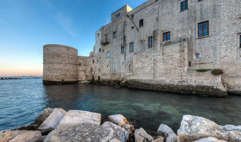 Molfetta: tour of the main attractions of Molfetta - Discovering San Corrado Cathedral and the Old Port