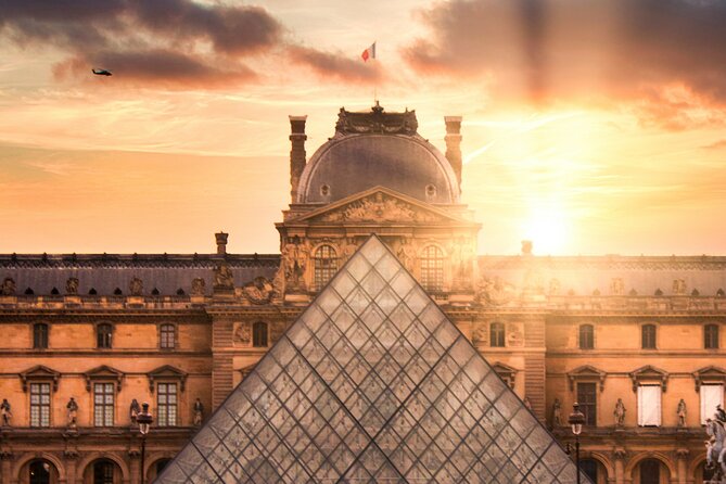 Mona Lisa and Treasures: Louvre Museum Experience 6-people Max - Skip-the-Line Access and Guided Highlights