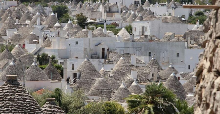 Monopoli/Bari/Polignano: Matera & Alberobello Full-Day Trip - Exploring Alberobello’s Iconic Trulli Huts