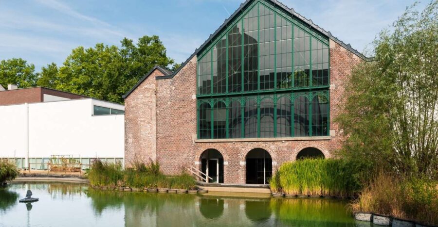 Mons : the Mons Memorial Museum - The History and Artifacts of the Middle Ages at Mons