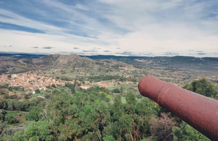 Monsanto and Historical Villages Tour - 3 Options Available - Marveling at Monsanto’s Unique Granite Architecture