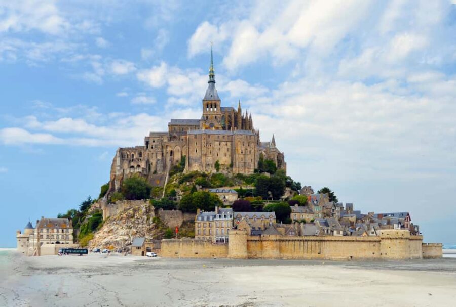 Mont Saint-Michel: Guided tour of the village and optional abbey entrance - Highlights of the Mont Saint-Michel Village Walk
