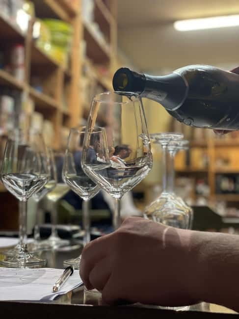 Montecatini Terme: Aperitifs with local wine and oil tasting - What Happens During the Guided Tasting