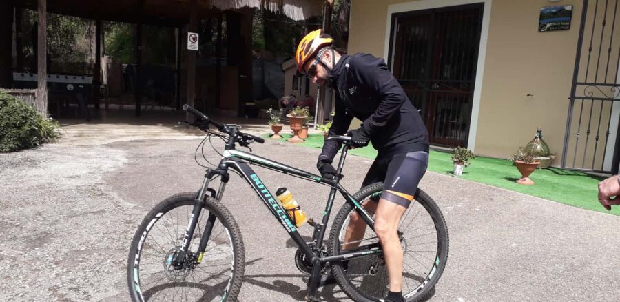 Monticchio: Rent a mountain bike to explore the lakes and natural oasis - Exploring Monticchio’s Lakes and Forests on Two Wheels