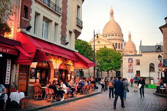Montmartre and the Sacré-Coeur with the best guides in Paris - Artistic Life on Place du Tertre