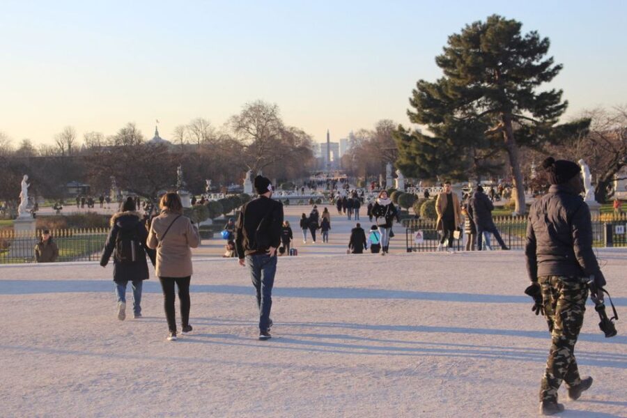 Montmartre Best Highlights & Wine and Cheese Tasting Tour - Walking Through Montmartre’s Artistic Landmarks