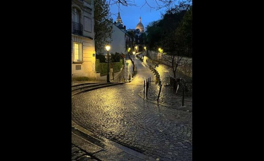 Montmartre for Art Lovers - Walking tour with Expert Guide - Exploring Montmartres Artistic Landmarks