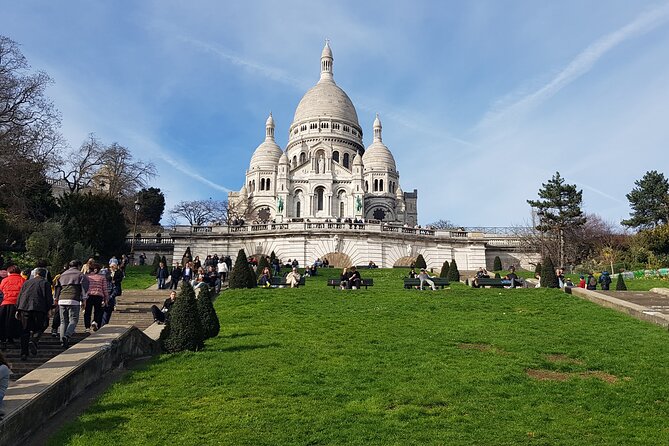 Montmartre Sacré Coeur and Moulin Rouge best shops and cafés - Visiting the Wall of I Love You in 250 Languages