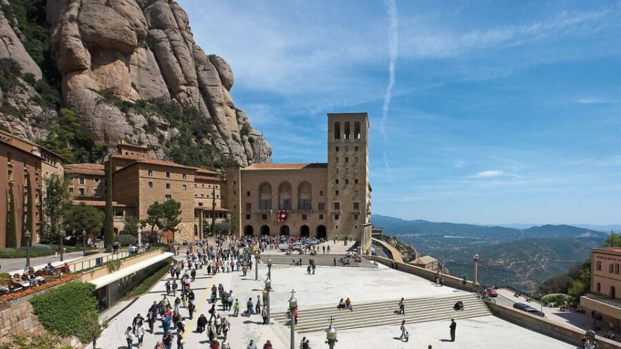 Montserrat: Morning or Afternoon Half-Day Trip with Pickup - Small Group Experience and Expert Guides