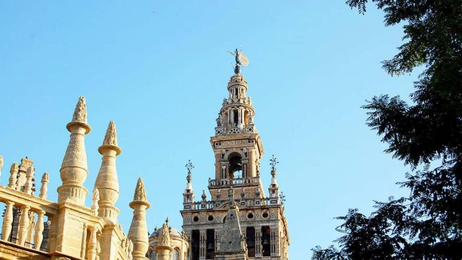 Monumental Tour: The Essence of Seville: Royal Alcázar and Cathedral - Starting Point in Plaza del Triunfo