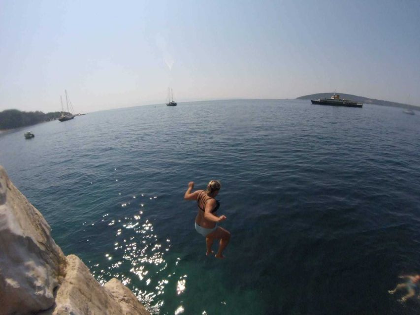 Morning Split Sea Kayaking Tour - From the Meeting Point to Marjan Park’s Cliff Jumping Spots