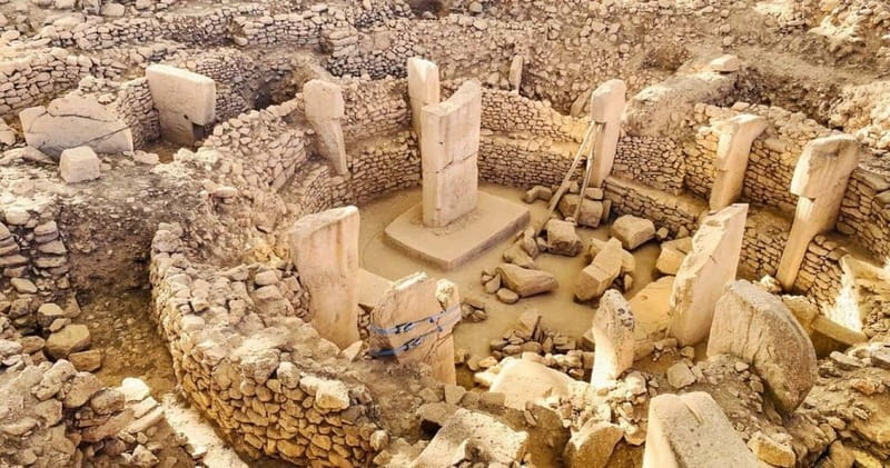 Mount Nemrut & Gobeklitepe Tour from Istanbul (3D-2N) - Flights and Transfers from Istanbul to Southeastern Turkey