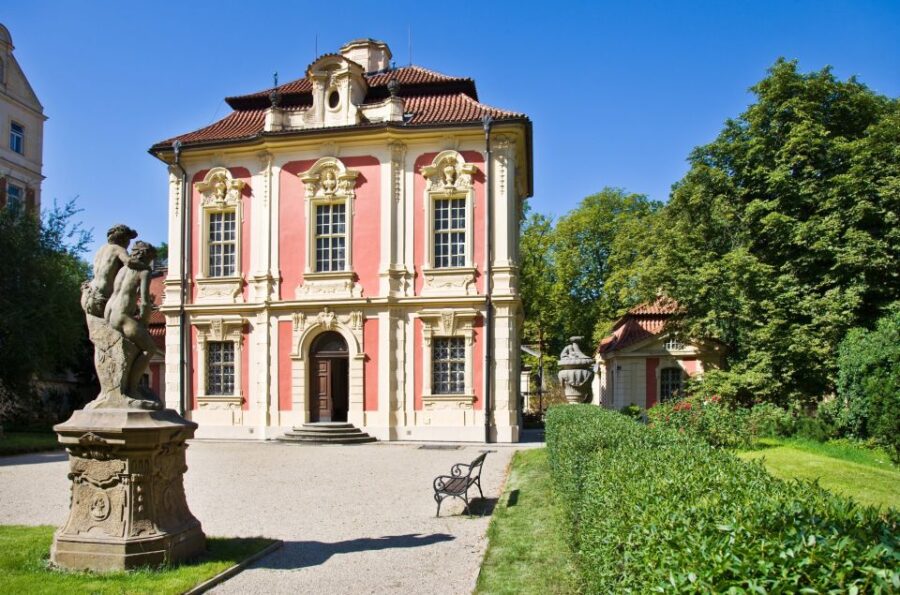 Mozarts Trail in Prague with skip-the-line Museum of Music - Starting Point at the House at the Black Madonna