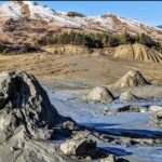 Muddy Volcanoes and the Largest Salt Mine - Private Tour - Seamless Logistics and Comfortable Transportation