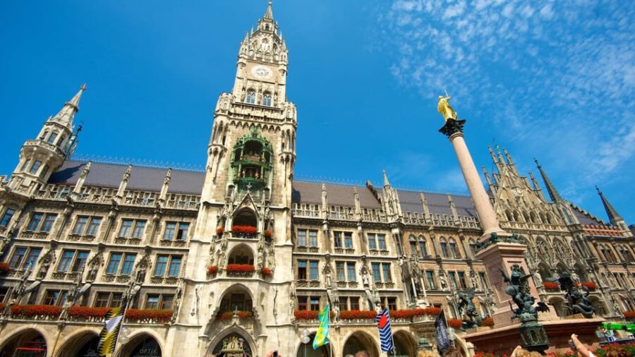 Munich: Bike Tour 3-Hour Guided City Tour - Starting the Munich Bike Tour: Convenient pickup and route planning