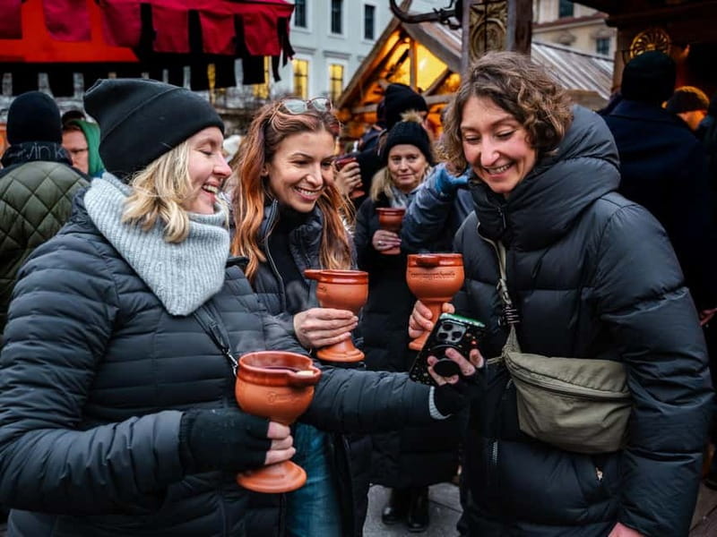 Munich: Christmas Markets Food & Drink Tour - From the Starting Point at Dachauer Straße to the Old Town Markets