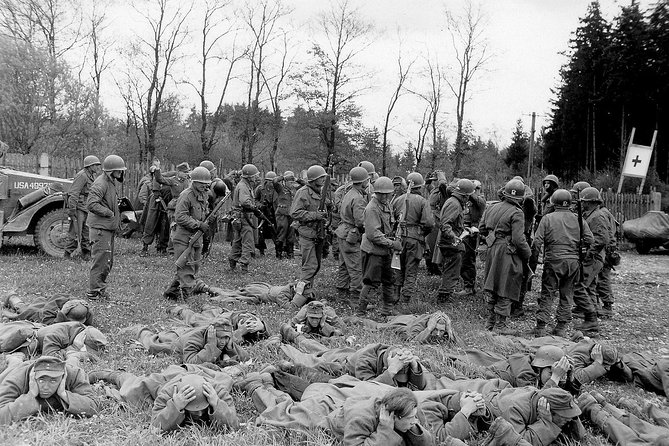 Munich in the 3rd Reich and WW2 private walking tour - Visiting the Birthplace of the SS and Related Sites