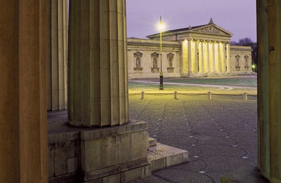 Munich: National Socialism Historical Tour in GERMAN - Visiting Königsplatz and the Führerbau