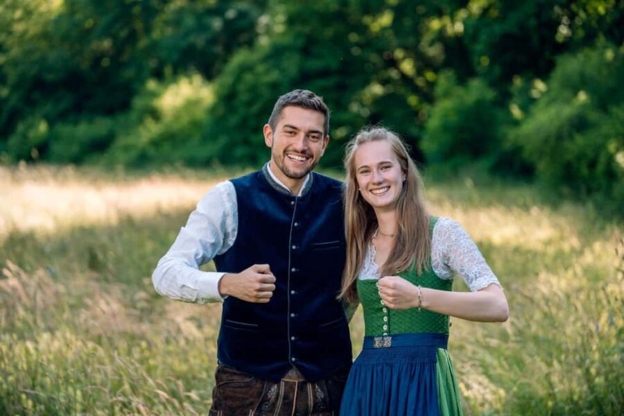 Munich: Oktoberfest Tour and Big Tent Visit with Local Guide - Exploring the Oktoberfest Grounds with a Local Guide