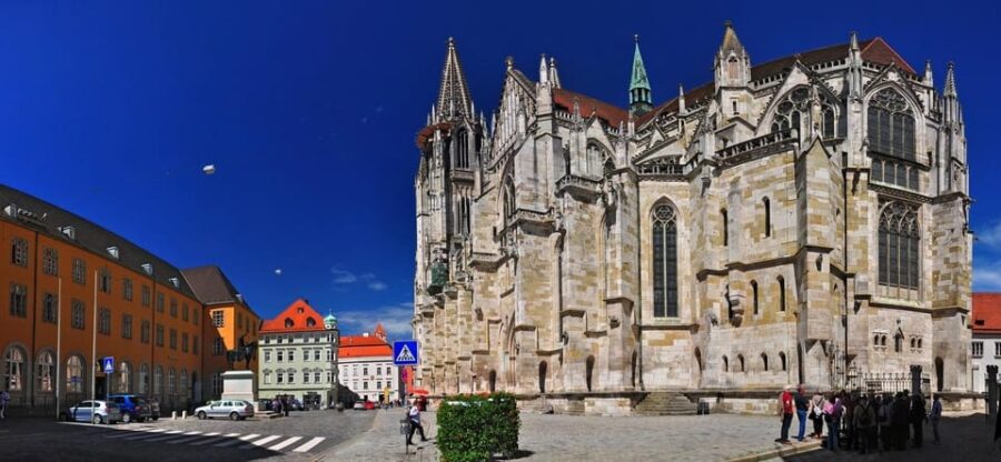 Munich:REGENSBURG MEDIEVAL BEAUTY-PRIVATE GUIDED TOUR BY CAR - Exploring Regensburg’s UNESCO World Heritage Old Town