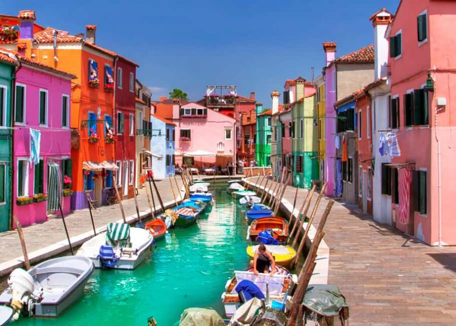Murano Glass Factory, Burano Lace Shop & Torcello - Visiting Muranos Legendary Glass Factories