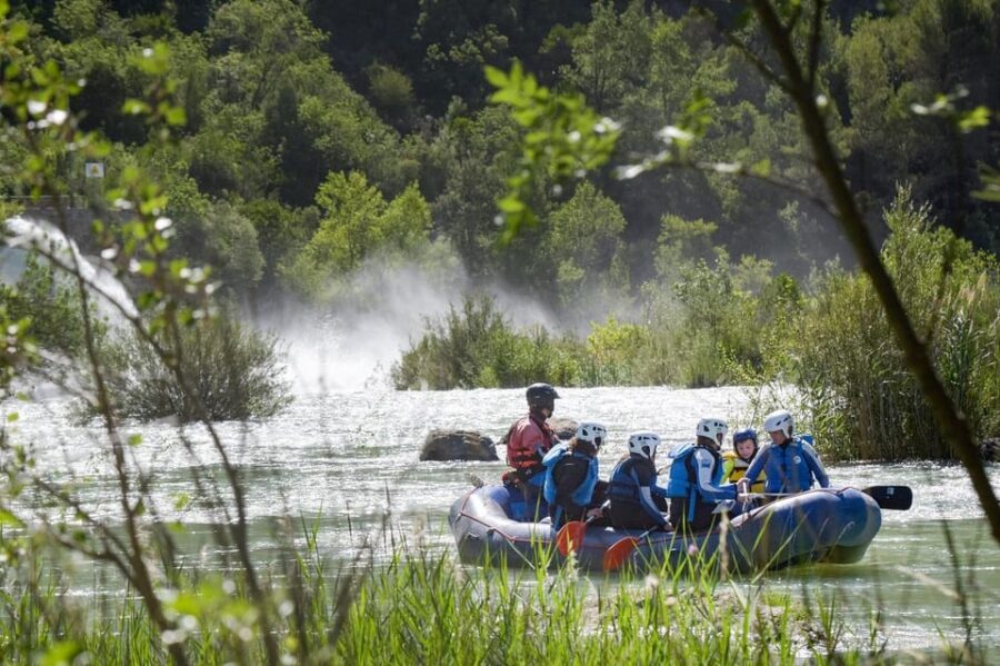 Murillo de Gállego Huesca: Rafting in the Gállego river - Starting Point at UR Pyrenees Rafting and Adventure