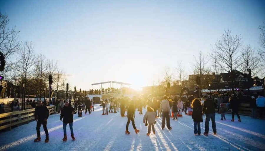 Museumplein Ice Rink Entry Ticket - Skating Options and Equipment Restrictions