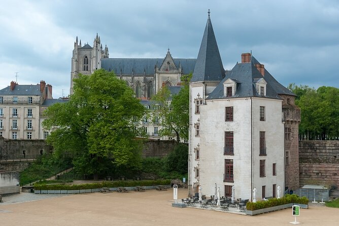 Nantes Private Walking Tour With A Professional Guide - Exploring Nantes’s Iconic Landmarks