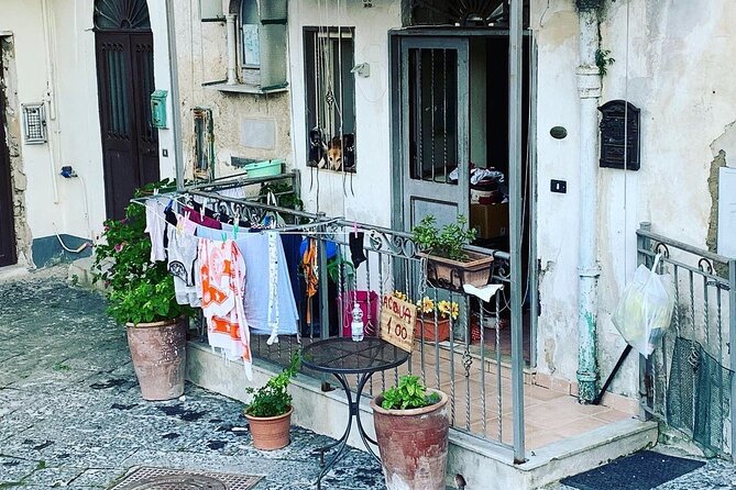 Naples Historical Center walking tour (2hrs) - Walking Along Spaccanapoli and Visiting Top Churches