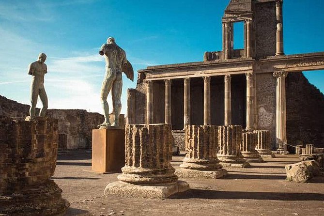 Naples Shore Excursion: Pompeii and Sorrento Day Trip - Exploring Pompeii with an Expert Guide