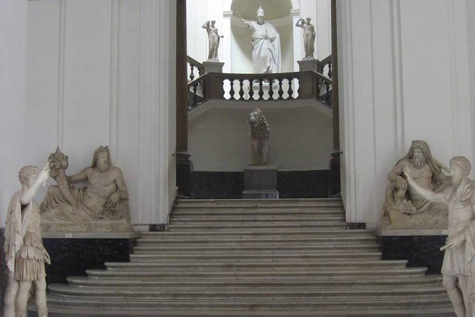 National Archaeological Museum and Pompeii site - The Role of the Private Guide: Expert Narratives and Local Insights