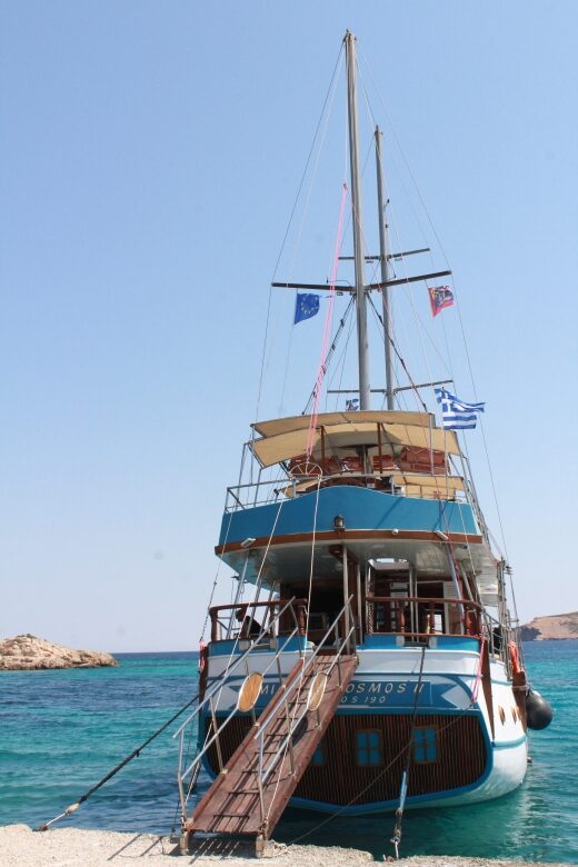 Naxos: Cruise to Rina Cave & Ano Koufonissi with BBQ Lunch - Starting Point at Agia Anna Port