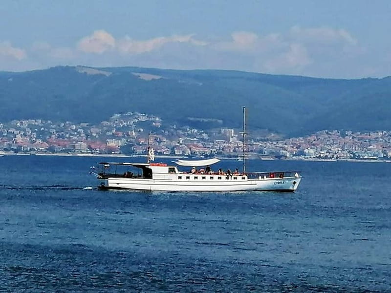 Nessebar: 4-Hour Boat Tour incl. Fishing, Lunch & Drinks - Exploring the Bays of Nessebar, Ravda, and Pomorie
