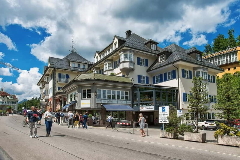 Neuschwanstein Castle: Private tour to suit your taste - Walking Tour of Neuschwanstein Castle’s Neo-Romanesque Architecture