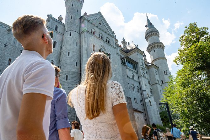 Neuschwanstein & Linderhof - Fairytale Castles Tour from Munich - Exploring Castle Linderhof: The Rococo Gem