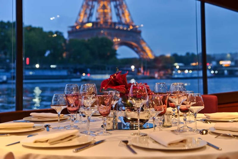 New Year's Eve Seine Cruise and Dinner in Paris - The Festive New Year’s Eve Menu and Drinks