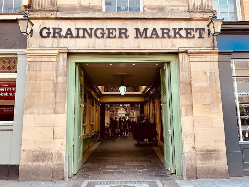 Newcastle Unveiled Tour: History, Bridges, and Secrets in Spanish - Walking Along the Old Medieval Walls and Gates