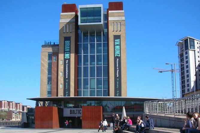 Newcastle's Art & Architecture Private Walking Tour - Visiting the Laing Art Gallery: A Cultural Treasure