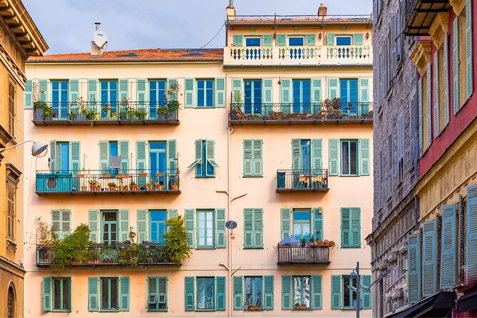 Nice Scavenger Hunt and Highlights Self-Guided Tour - Exploring Hidden Corners and Narrow Streets