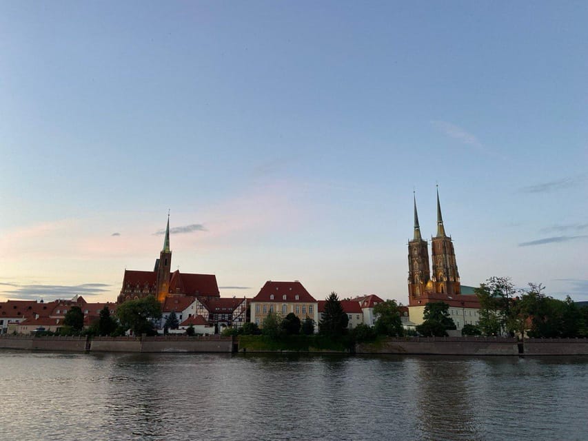 Night tour through Wroclaw - Admiring Gothic Grandeur at St. Elisabeths Church