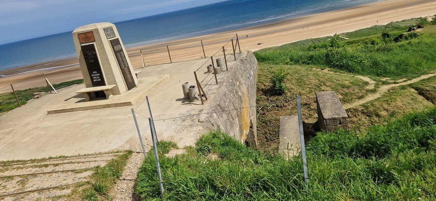 Normandy Landing Beaches: Private Day Tour from Bayeux - Pointe du Hoc: Cliffs of Heroism