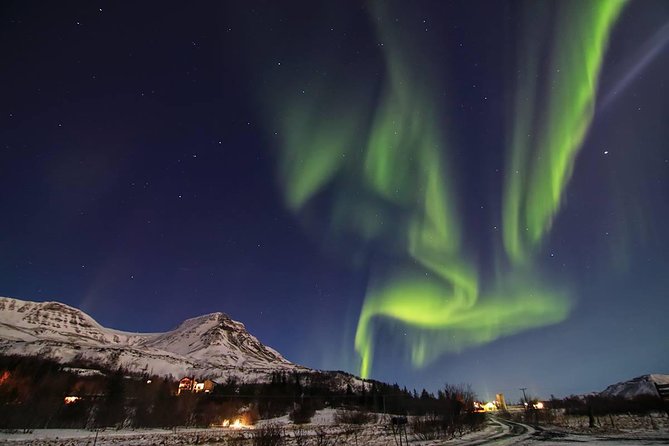 Northern Lights Hunt and Jeep Tour With A Photographer - The Benefits of Using a Jeep for Aurora Viewing