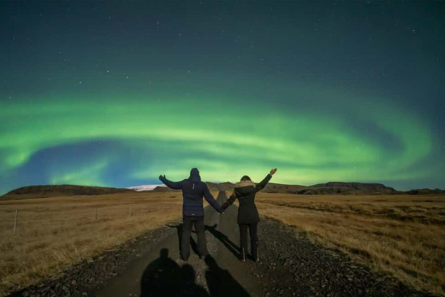 Northern Lights in Super Jeep, Photos, Hot Cocoa, Pastries - Departs from Reykjavik in a Super-Jeep for Nighttime Aurora Hunting