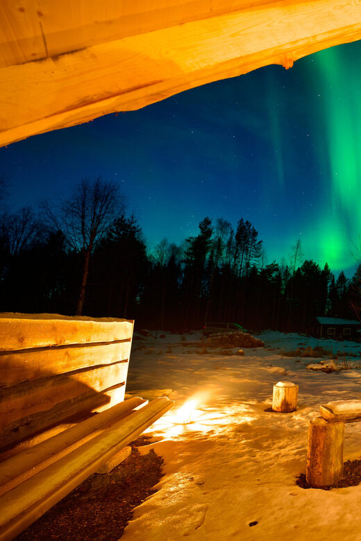 Northern Lights Tour in Atmospheric Cottage - Beautiful Winter Landscape by the Lake and Forest