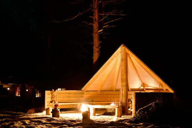 Northern Lights Tour in Atmospheric Cottage - The Atmosphere of the Private Lakeside Location